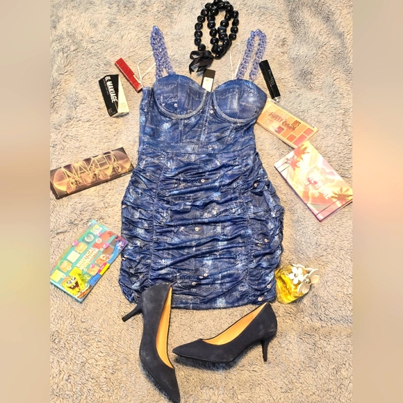 Beautiful dress denim look size Medium NWT - Picture 3 of 6